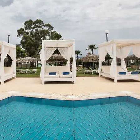 Hotel Hotel Adelais Bay 3*